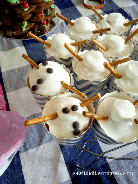cupcakes, Christmas food ideas, snowman, fun kids food kid