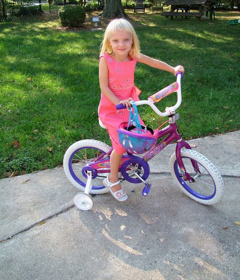 teaching bike saety to kids
